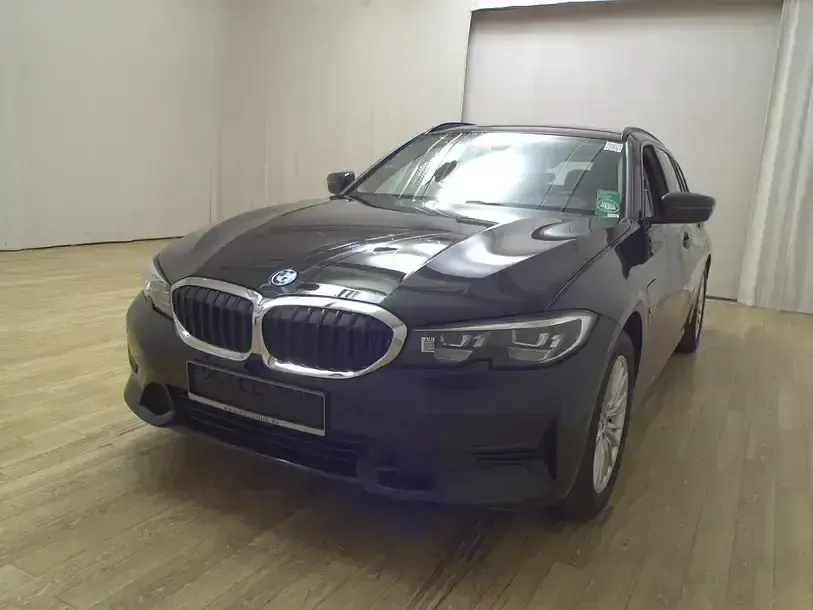 Gebraucht BMW 330e Sport Line 2021 Schwarz Kombi
