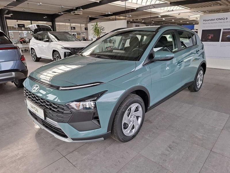 Neu Hyundai Bayon Select 101 PS (74 kW) 2026 Grün SUV