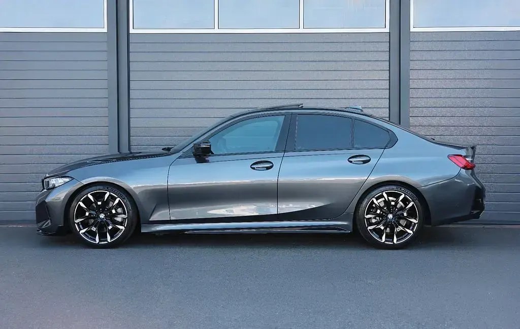 Käytetty BMW 330 Performance 258 HP (189 kW) 2021 Harmaa Sedan