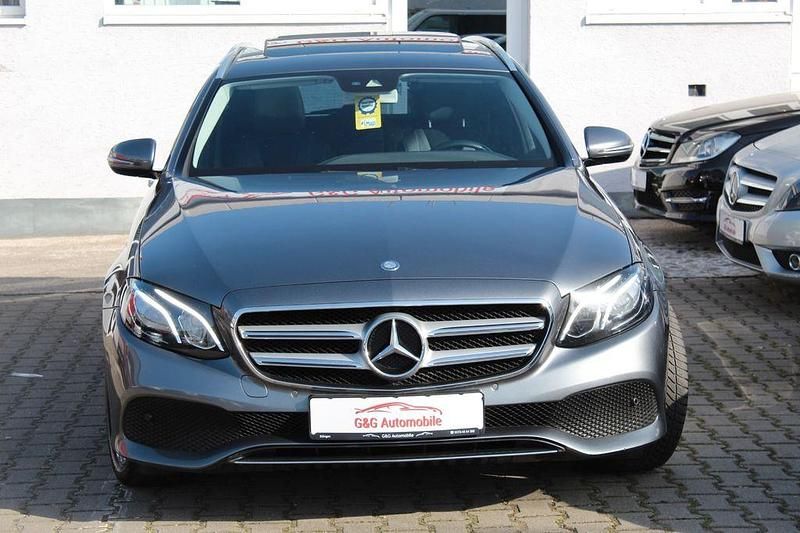 Gebraucht Mercedes E220 194 PS (142 kW) 2017 Grau Limousine