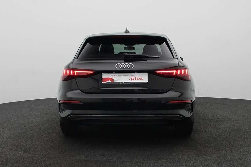 Second-hand Audi A3 Advanced Plus 150 CP (110 kW) 2024 Negru Berlinǎ