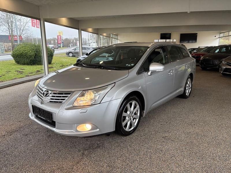 Gebraucht Toyota Avensis 2012 Silber Limousine