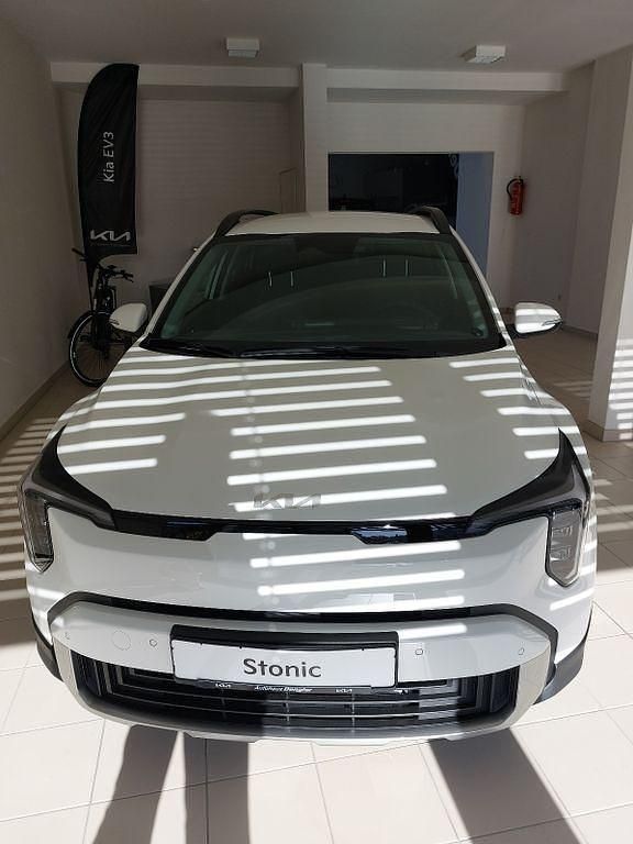 Neu Kia Stonic Vision 101 PS (74 kW) 2026 Weiß SUV