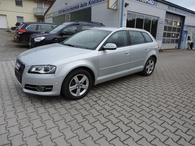Gebraucht Audi A3 Sportback 105 PS (77 kW) 2012 Silber Kleinwagen
