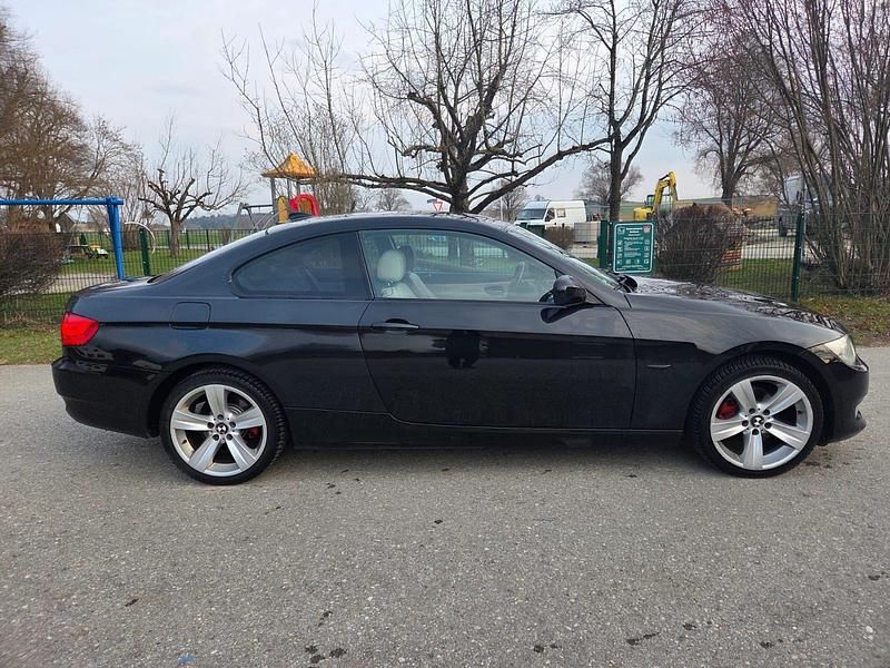 Gebraucht BMW 318 Exclusive 143 PS (105 kW) 2012 Schwarz Coupé