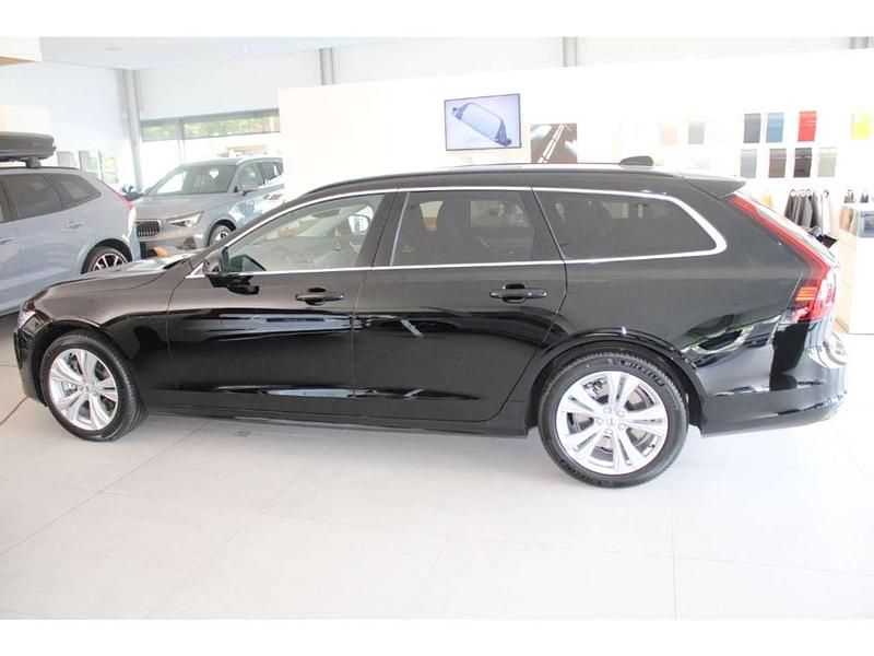 Gebraucht Volvo V90 Core 197 PS (144 kW) 2023 Schwarz Kombi
