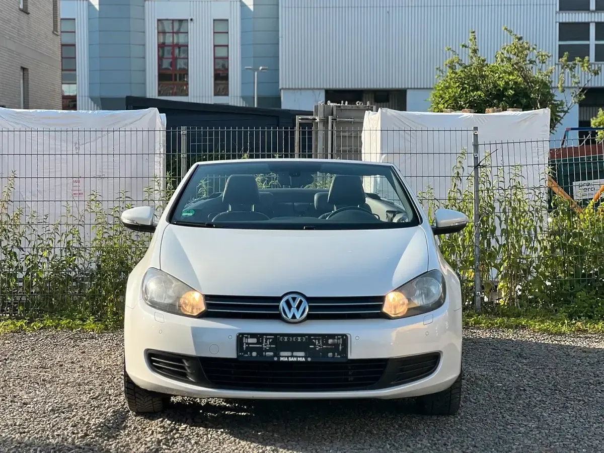 Gebraucht VW Golf Cabriolet 140 PS (102 kW) 2012 Weiß Cabrio