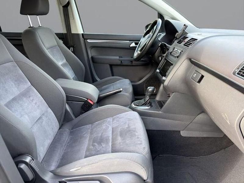 Gebraucht VW Touran Highline 140 PS (102 kW) 2011 Silber Van / Kleinbus