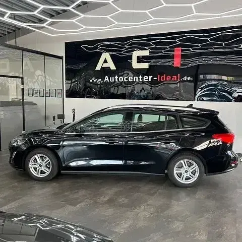 Gebraucht Ford Focus Cool & Connect 155 PS (114 kW) 2021 Agate black Kombi