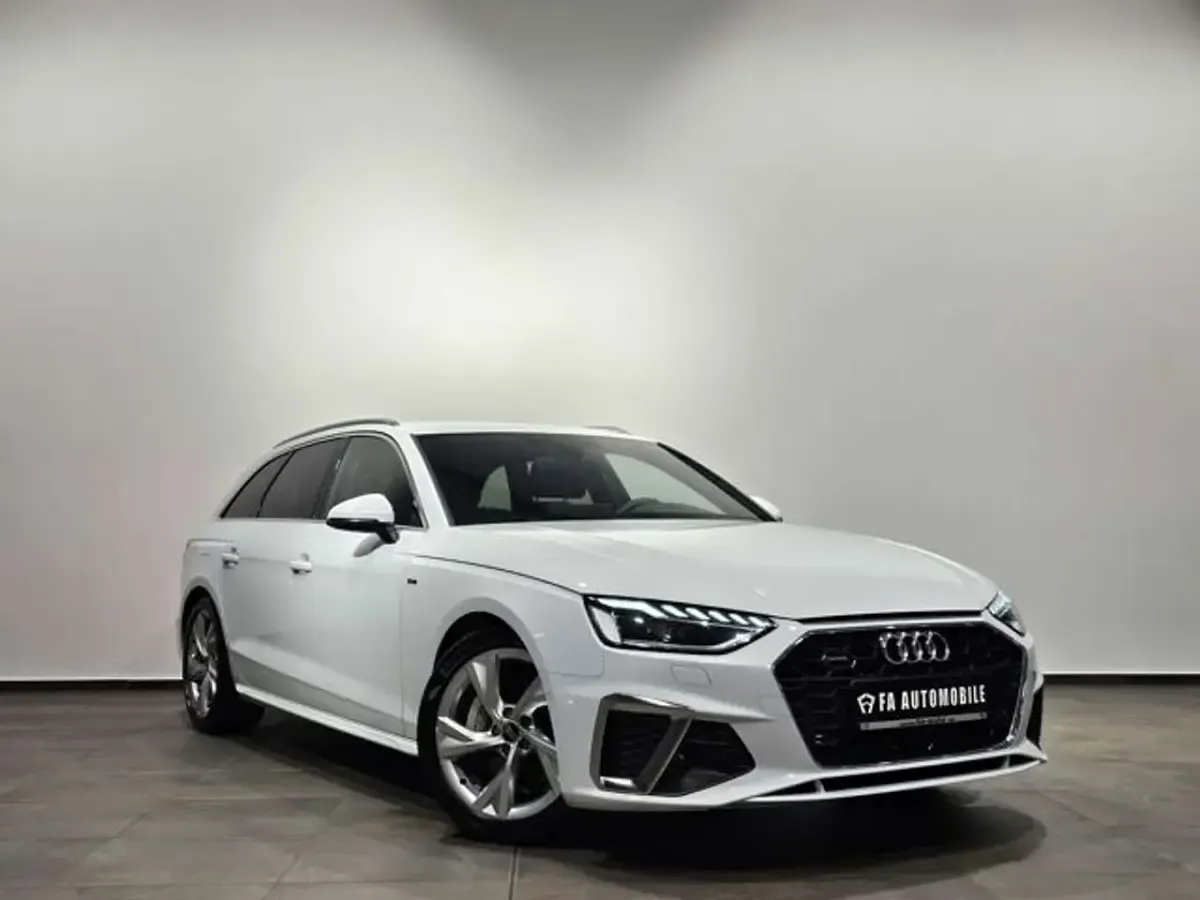 Gebraucht Audi A4 S-Line 204 PS (150 kW) 2023 Gletscherweiß metallic (metallic) Kombi