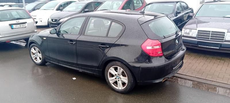 Gebraucht BMW 116 122 PS (89 kW) 2009 Schwarz Kleinwagen
