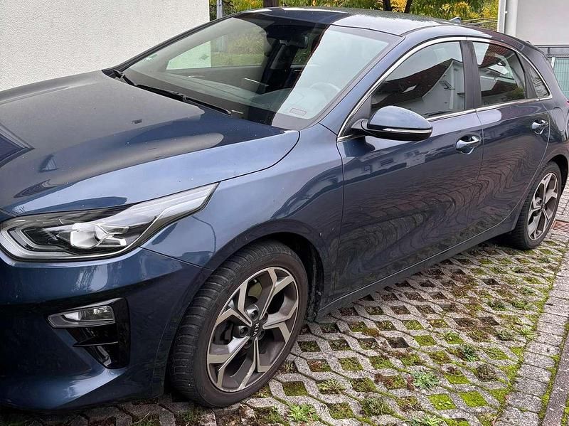 Gebraucht Kia Ceed 136 PS (100 kW) 2018 Blau Kleinwagen