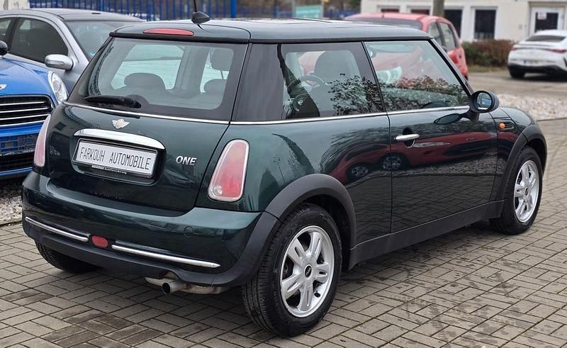 Usado Mini ONE 90 HP (66 kW) 2004 Verde Citadino