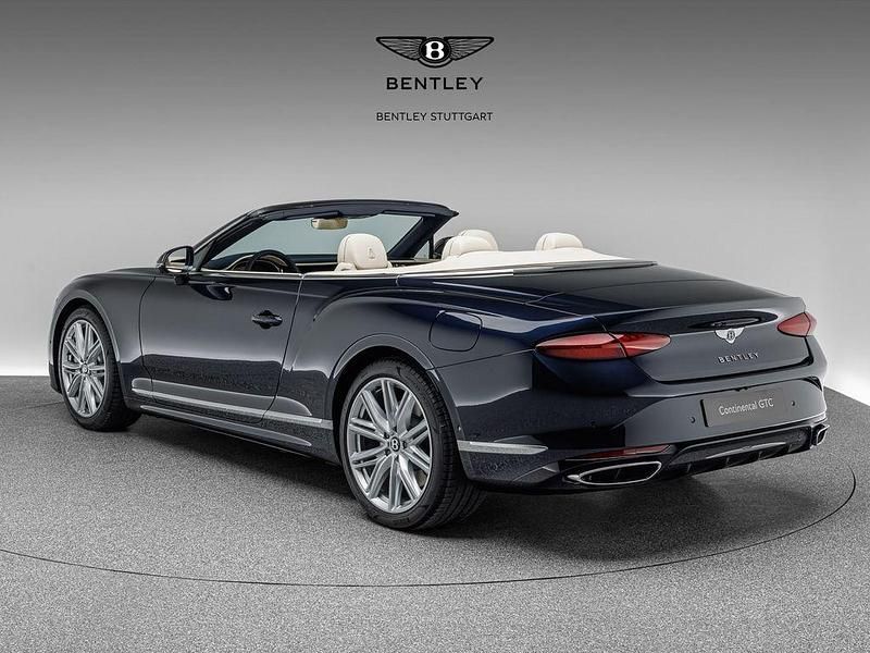 Neu Bentley Continental 680 PS (500 kW) 2026 Blau Cabrio