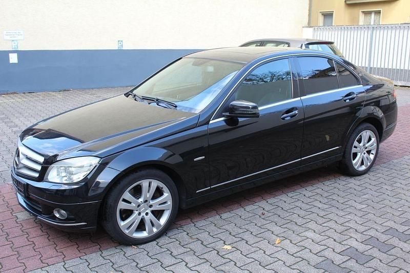 Schwarz Gebraucht 2009 Mercedes C350 Avantgarde Limousine | 4.990 € (Guter Preis) - Bild 1/4