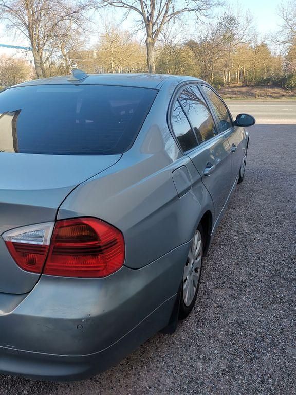 Gebraucht BMW 320 150 PS (110 kW) 2005 Grau Limousine