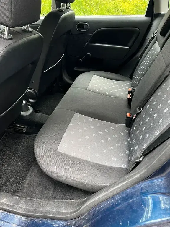Gebraucht Ford Fiesta Ambiente 69 PS (50 kW) 2004 Blau Kleinwagen