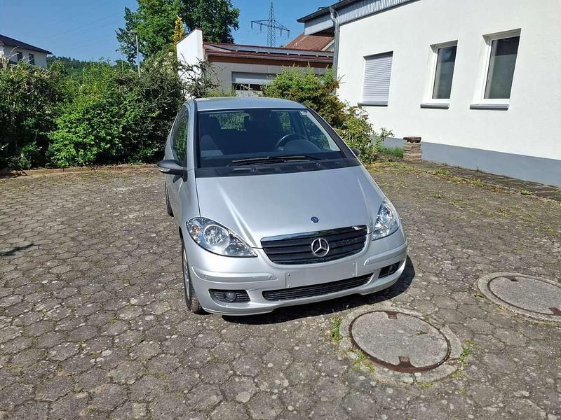 Silber Gebraucht 2006 Mercedes A150 Classic Limousine | 2.850 € (Fairer Preis) - Bild 1/4