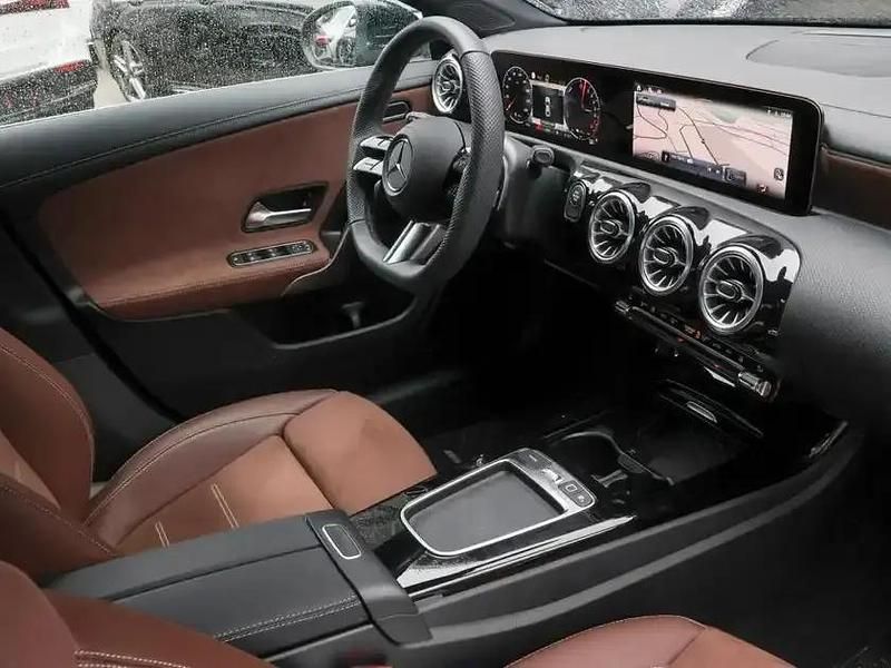 Gebraucht Mercedes CLA250e AMG 218 PS (160 kW) 2025 Schwarz Limousine
