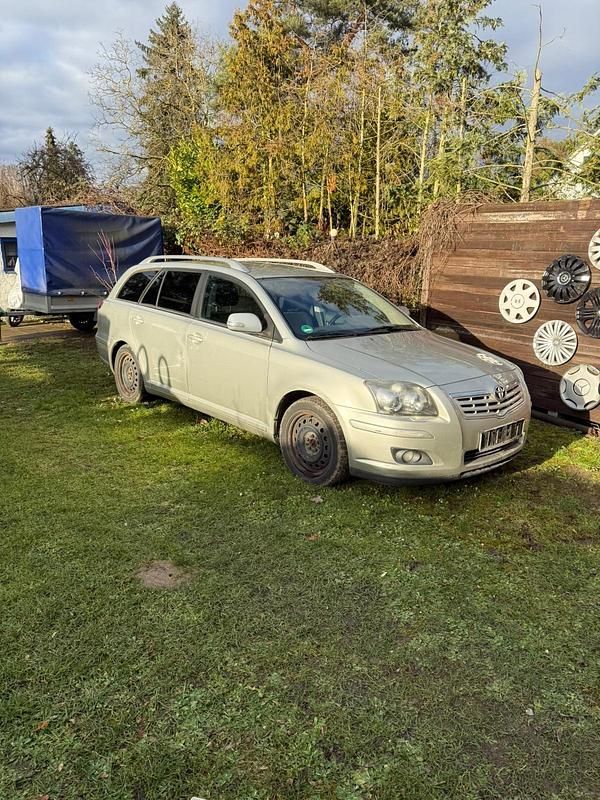 Silber Gebraucht 2006 Toyota Avensis Kombi | 1.999 € (Superpreis) - Bild 1/4