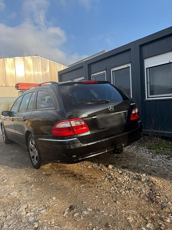 Gebraucht Mercedes E320 204 PS (150 kW) 2004 Schwarz Kombi
