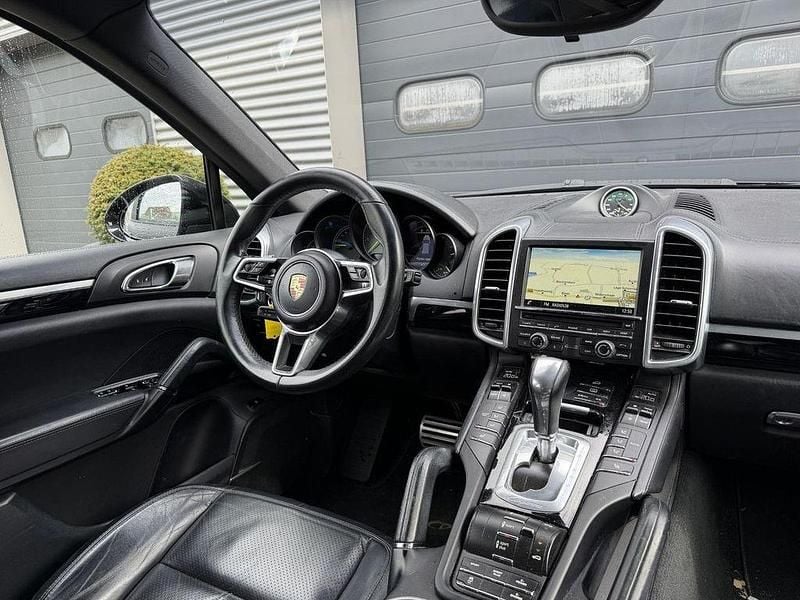 Second-hand Porsche Cayenne Sport 416 CP (305 kW) 2015 Negru SUV