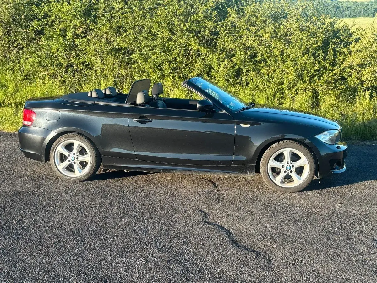Gebraucht BMW 120 Cabriolet 177 PS (130 kW) 2012 Schwarz Cabrio