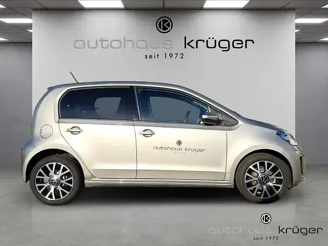 Używany VW e-up! Edition 61 kW (83 KM) 2023 Srebrny Hatchback