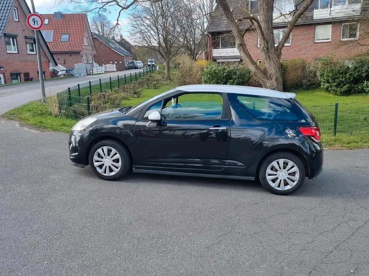 Gebraucht Citroën DS3 96 PS (70 kW) 2011 Schwarz Kleinwagen