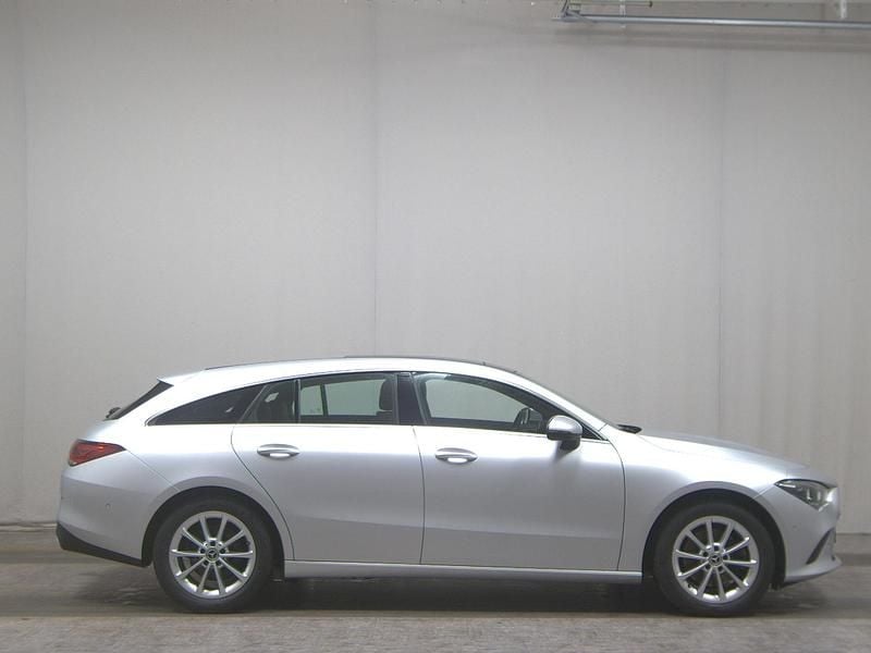 Silber Gebraucht 2022 Mercedes CLA220 Shooting Brake Progressive Kombi | 22.980 € (Superpreis) - Bild 1/4