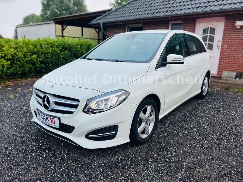 Weiß Gebraucht 2018 Mercedes B200 Van / Kleinbus | 16.999 € (Fairer Preis) - Bild 1/4