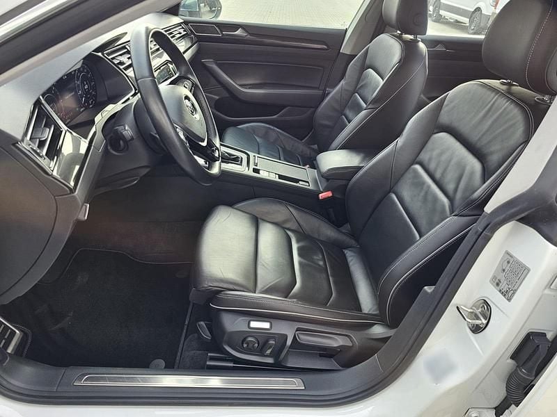 Gebraucht VW Arteon Elegance 150 PS (110 kW) 2017 Weiß Kleinwagen