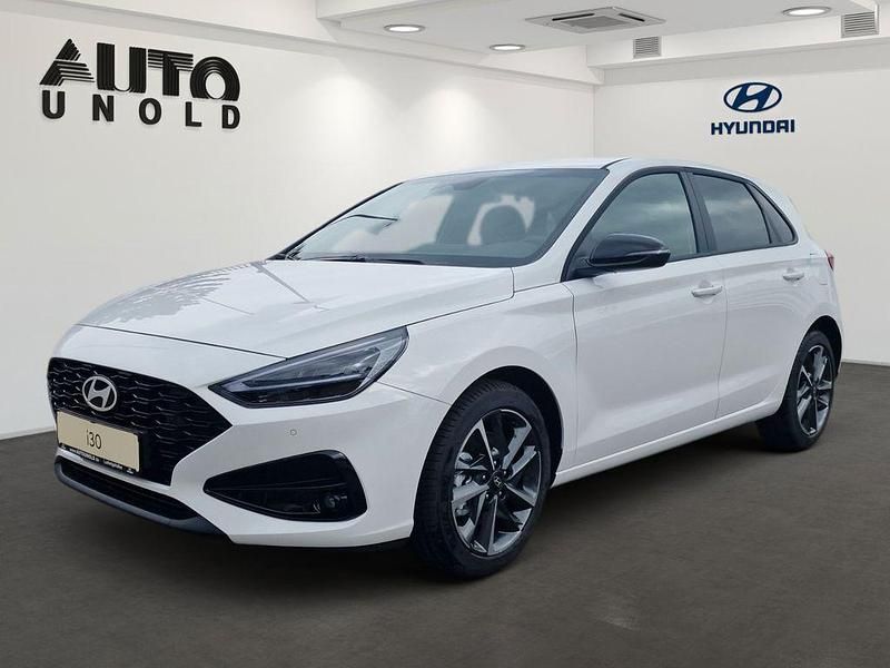 Weiß Gebraucht 2024 Hyundai i30 Advantage Limousine | 22.590 € (Fairer Preis) - Bild 1/4