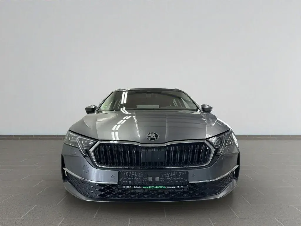 Gebraucht Skoda Octavia Selection 150 PS (110 kW) 2025 Graphitegrau metallic (metallic) Kombi