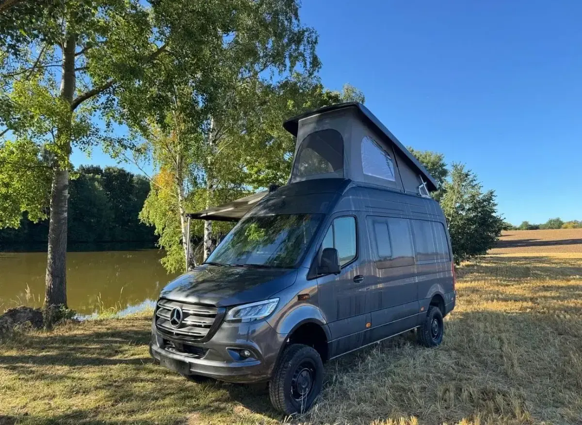 Gebraucht Mercedes Sprinter 190 PS (139 kW) 2025 Grau Van