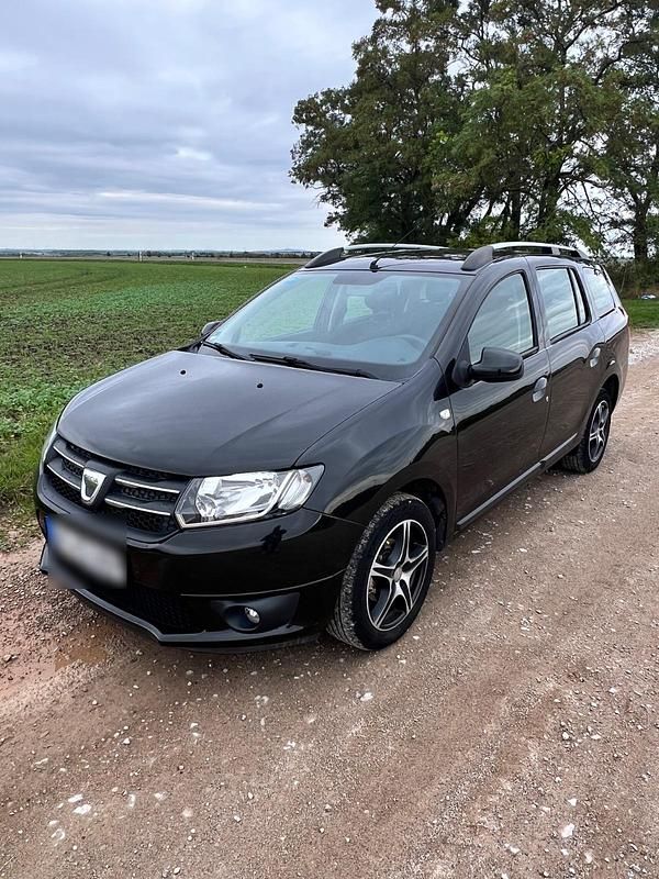 Schwarz Gebraucht 2016 Dacia Logan MCV Lauréate Kombi | 4.799 € - Bild 1/4