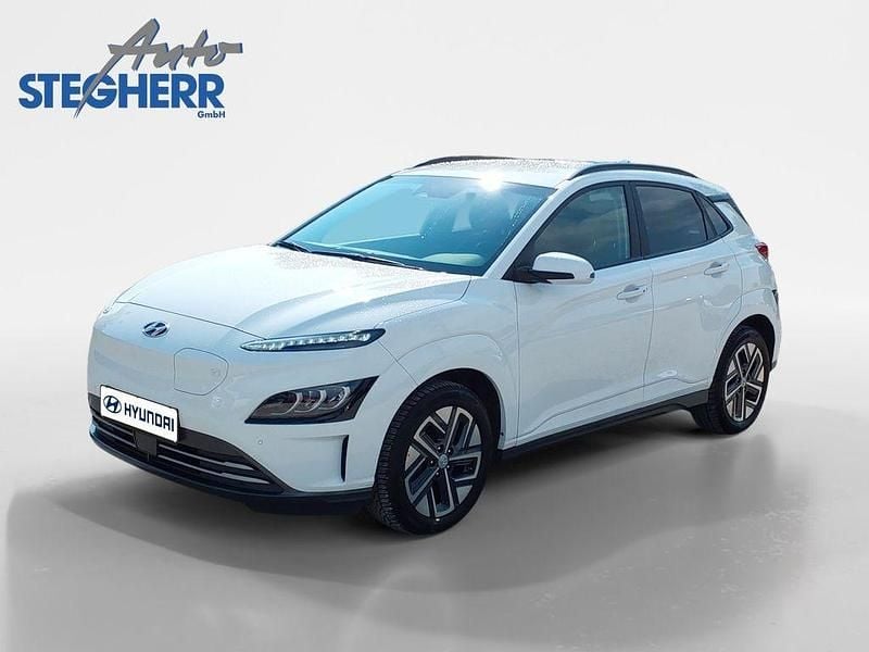 Weiß Gebraucht 2022 Hyundai Kona Trend SUV | 19.985 € (Etwas zu teuer) - Bild 1/4