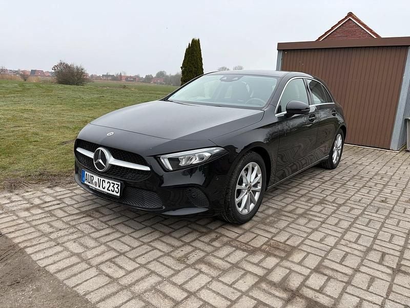 Gebraucht Mercedes A200 163 PS (119 kW) 2020 Schwarz Limousine