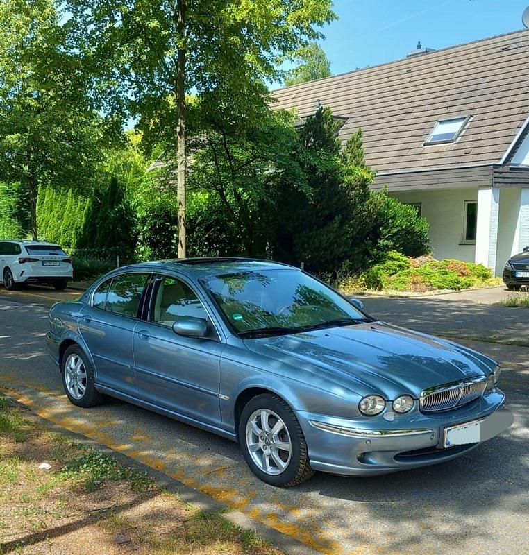 Blau Gebraucht 2004 Jaguar X-type Limousine | 4.499 € - Bild 1/4