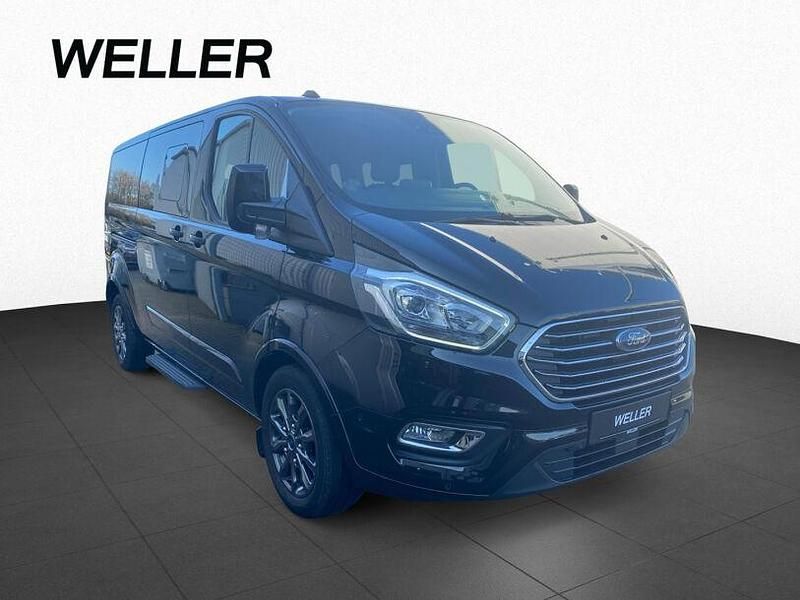 Gebraucht Ford Tourneo 131 PS (96 kW) 2021 Schwarz Van / Kleinbus
