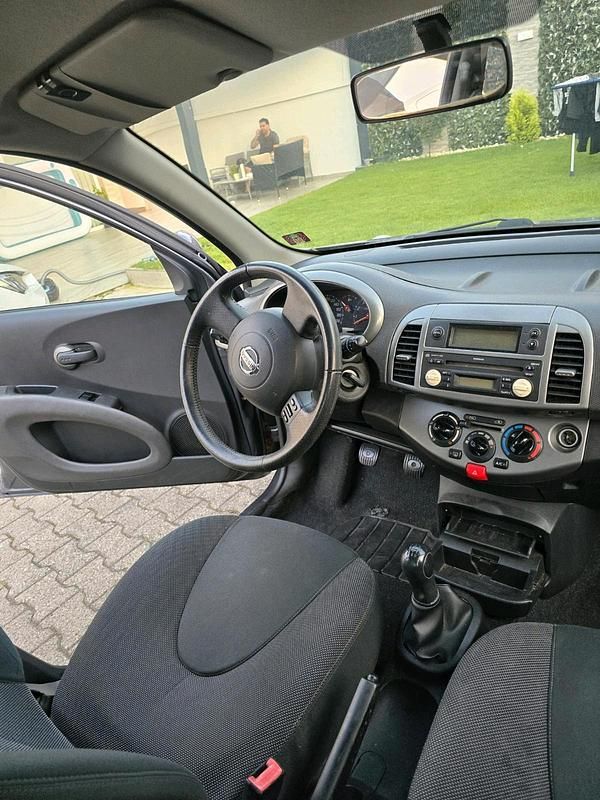 Grau Gebraucht 2005 Nissan Micra Kleinwagen | 750 € (Guter Preis) - Bild 1/4