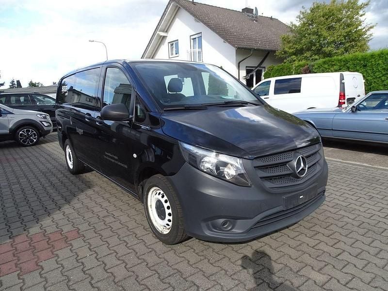 Schwarz Gebraucht 2020 Mercedes Vito Van / Kleinbus | 19.890 € (Superpreis) - Bild 1/4