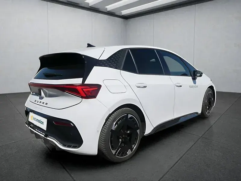 Second-hand Cupra Born 169 kW (231 CP) 2025 Alb Hatchback