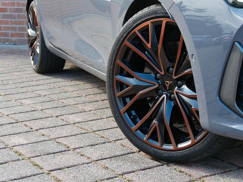 Gebraucht Cupra Leon VZ 310 PS (228 kW) 2023 Grau Limousine