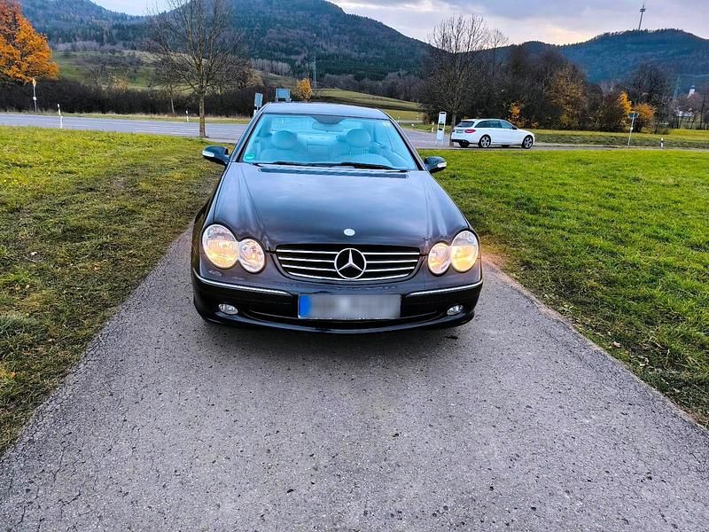 Gebraucht Mercedes CLK240 172 PS (126 kW) 2002 Blau Coupé