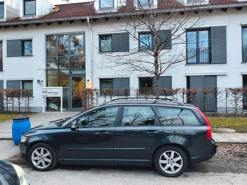 Gebraucht Volvo V50 Summum 179 PS (131 kW) 2010 Grau Kombi