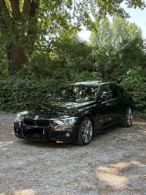 Schwarz Gebraucht 2017 BMW 335 M Sport Limousine | 34.000 € - Bild 1/2