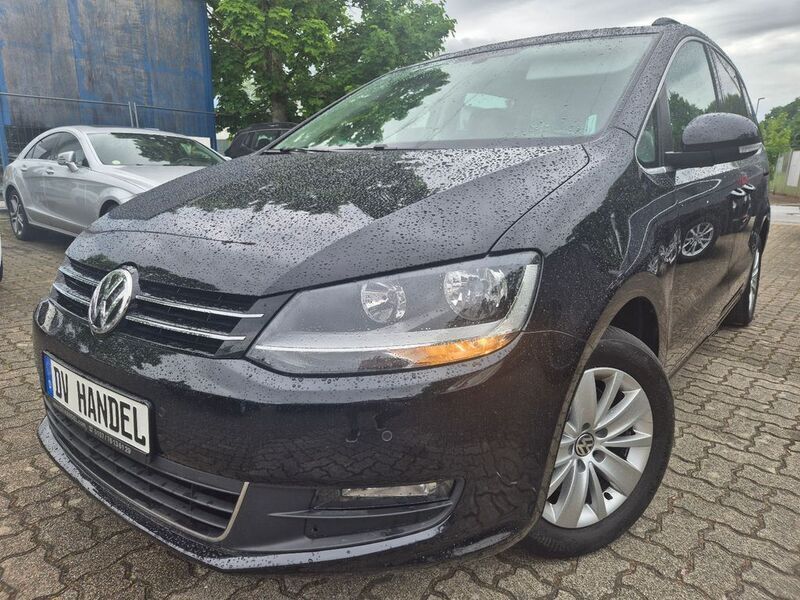Schwarz Gebraucht 2018 VW Sharan Comfortline Van / Kleinbus | 21.900 € (Fairer Preis) - Bild 1/4