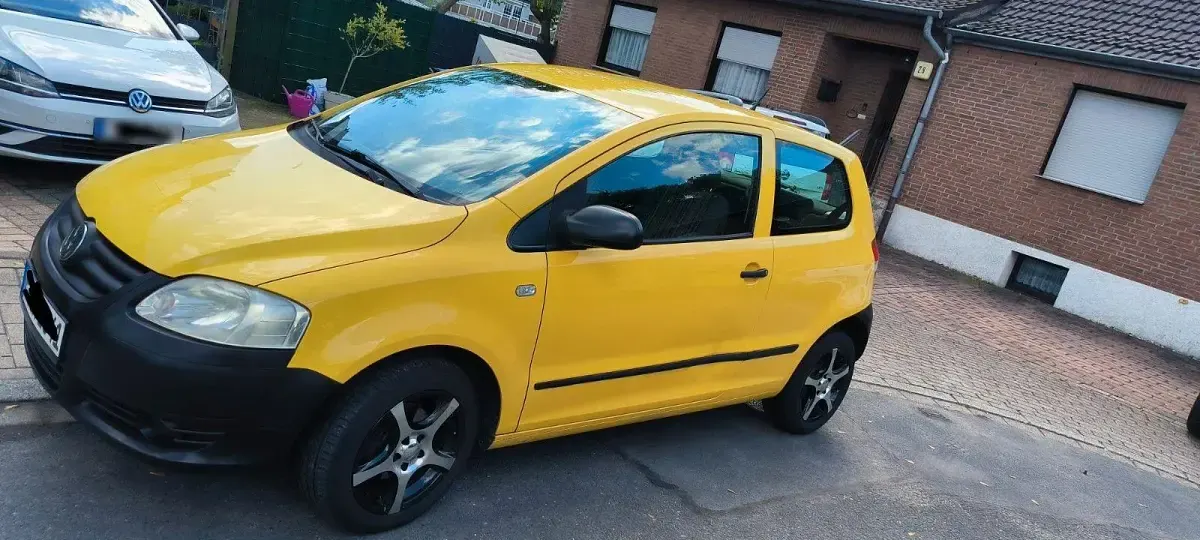 Gebraucht VW Fox 54 PS (39 kW) 2008 Gelb Kleinwagen