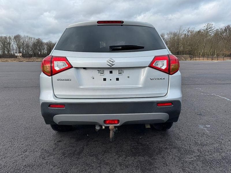 Gebraucht Suzuki Vitara Comfort 120 PS (88 kW) 2018 Schwarz SUV